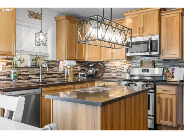 $499,000 | 1172 Chinookan Drive, Cascade Locks, OR 97014