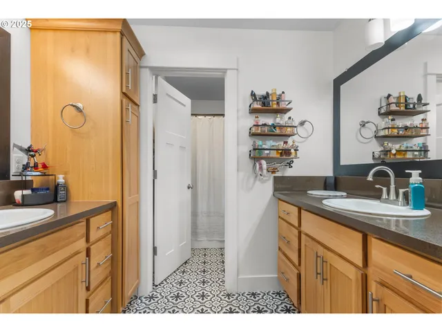 $499,000 | 1172 Chinookan Drive, Cascade Locks, OR 97014