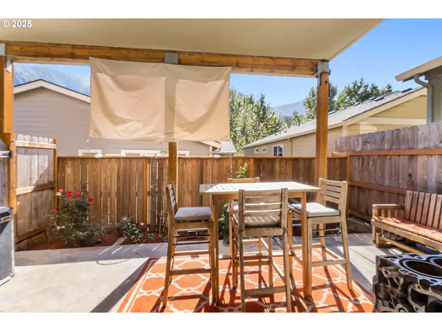 $499,000 | 1172 Chinookan Drive, Cascade Locks, OR 97014