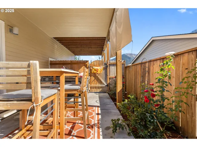 $499,000 | 1172 Chinookan Drive, Cascade Locks, OR 97014