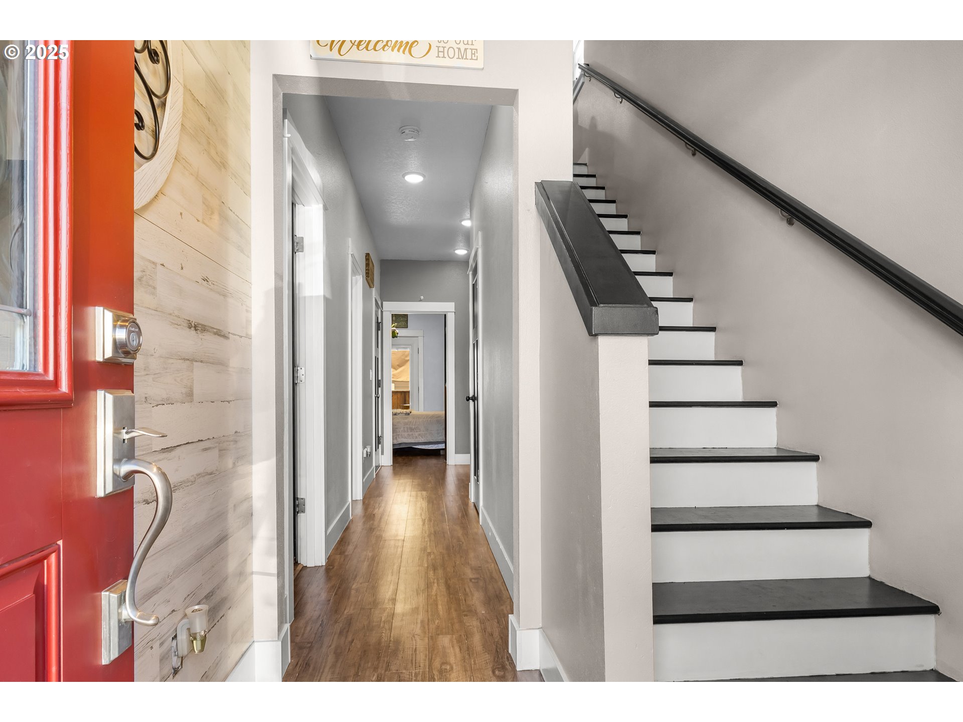 1172 Chinookan Drive Cascade Locks, OR 97014 - Photo 3 of 21