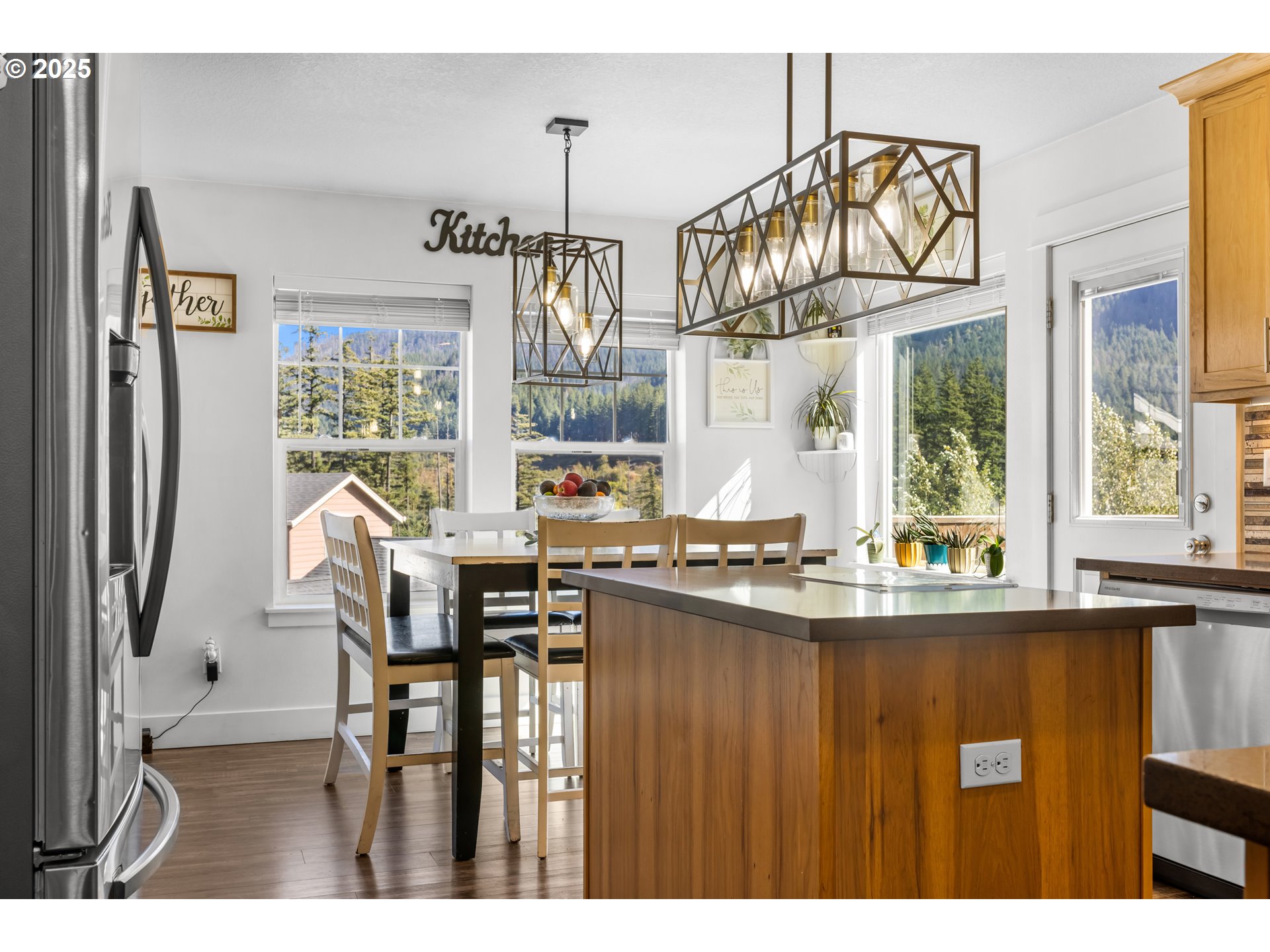 1172 Chinookan Drive Cascade Locks, OR 97014 - Photo 10 of 21