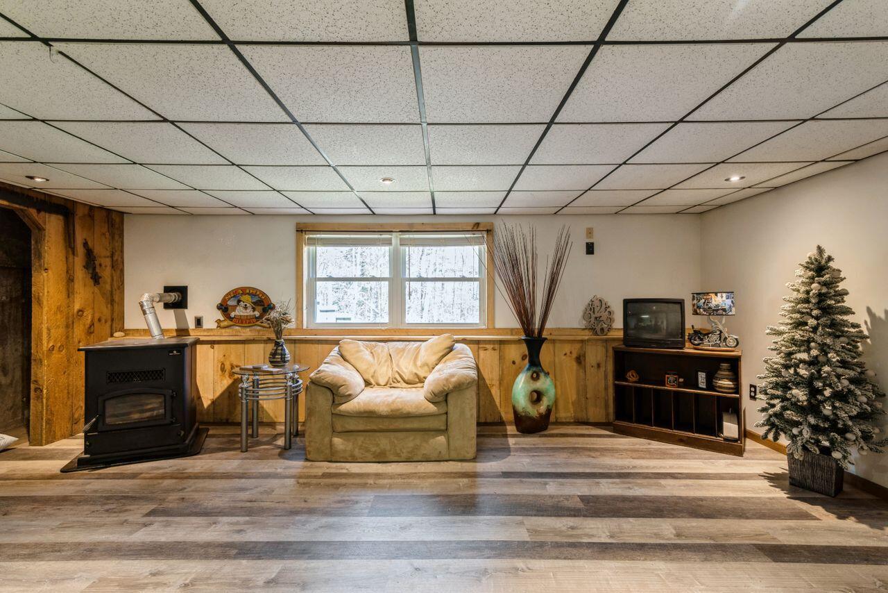 577 Hollis Road Biddeford, ME 04005 - Photo 32 of 55 34_577HollisRd_2035_HiRes