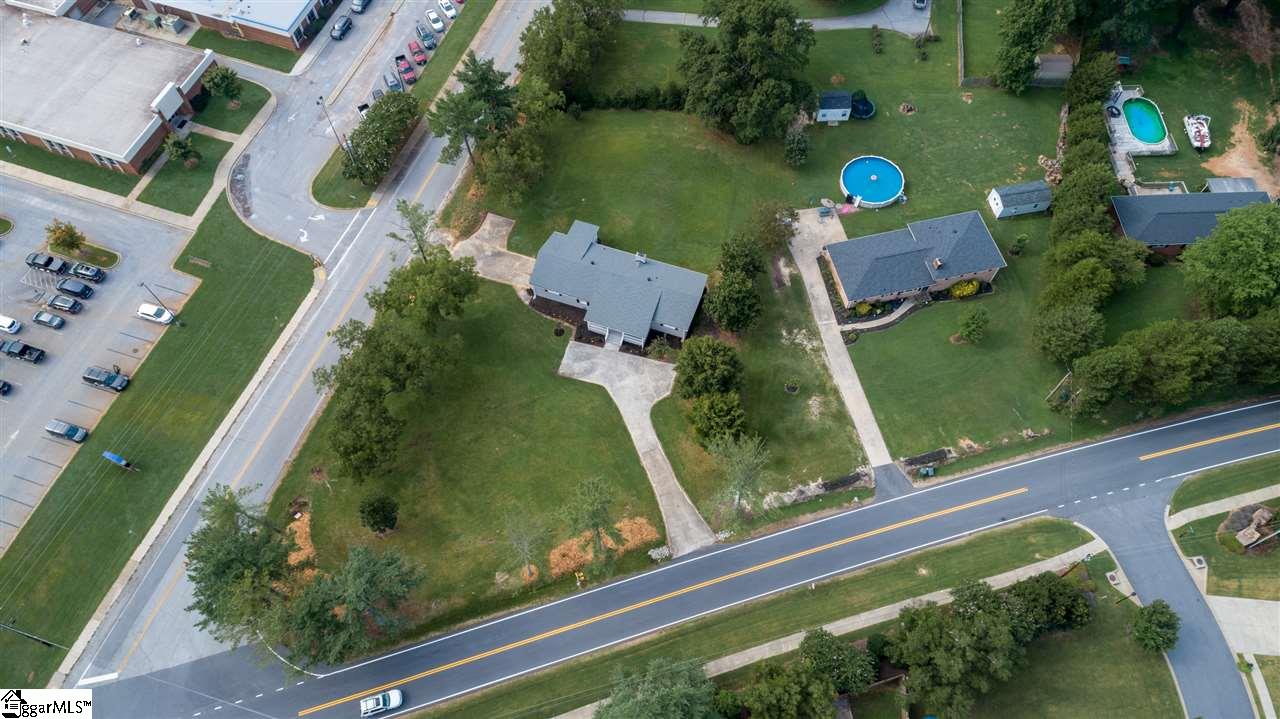 148 Stokes Road Simpsonville, SC 29681 - Photo 4 of 36 Gallery Image 4