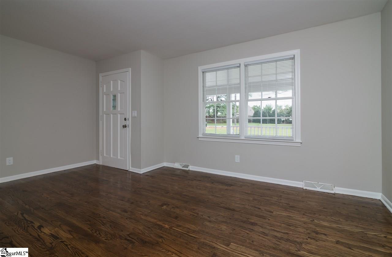 148 Stokes Road Simpsonville, SC 29681 - Photo 8 of 36 Gallery Image 8