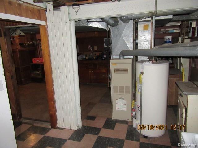 15583 Champaign Road Allen Park, MI 48101 - Photo 34 of 43 Laundry 3.JPG