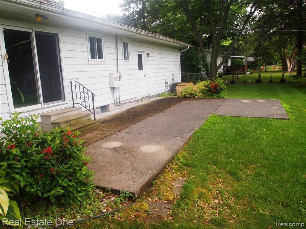 540 West Livingston Road Highland, MI 48357 - Photo 25 of 25 P1016770.JPG