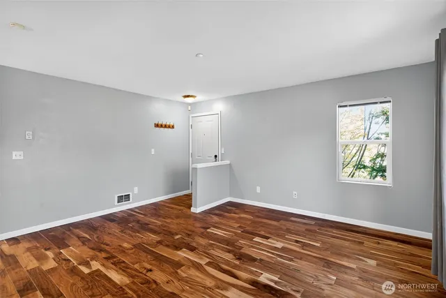 $415,500 | 1981 24th Avenue Northeast, Unit 204, Issaquah, WA 98029