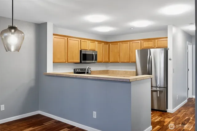 $415,500 | 1981 24th Avenue Northeast, Unit 204, Issaquah, WA 98029