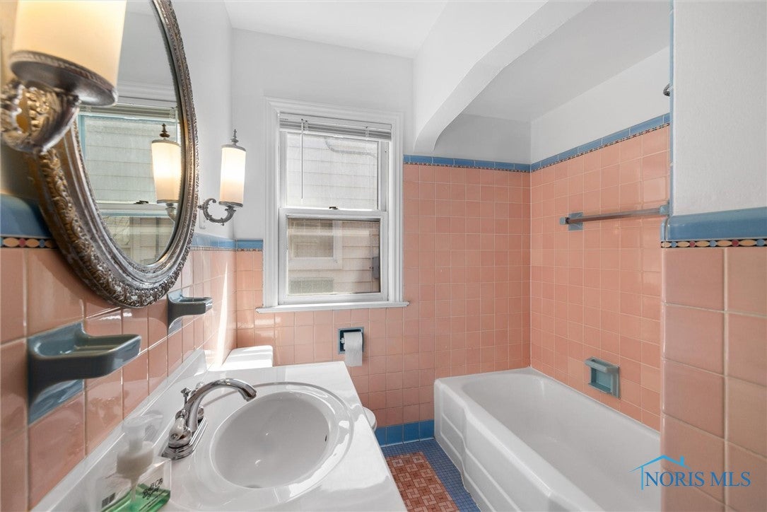 4534 Douglas Road Toledo, OH 43613 - Photo 17 of 33 Gallery Image 17