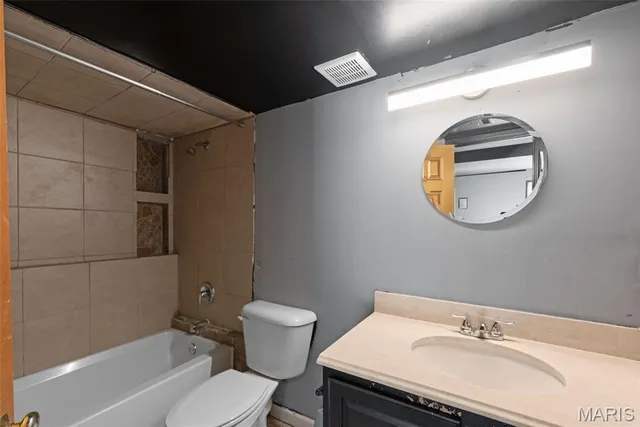 $385,000 | 1514 Laurel Bluffs Drive, Hazelwood, MO 63042