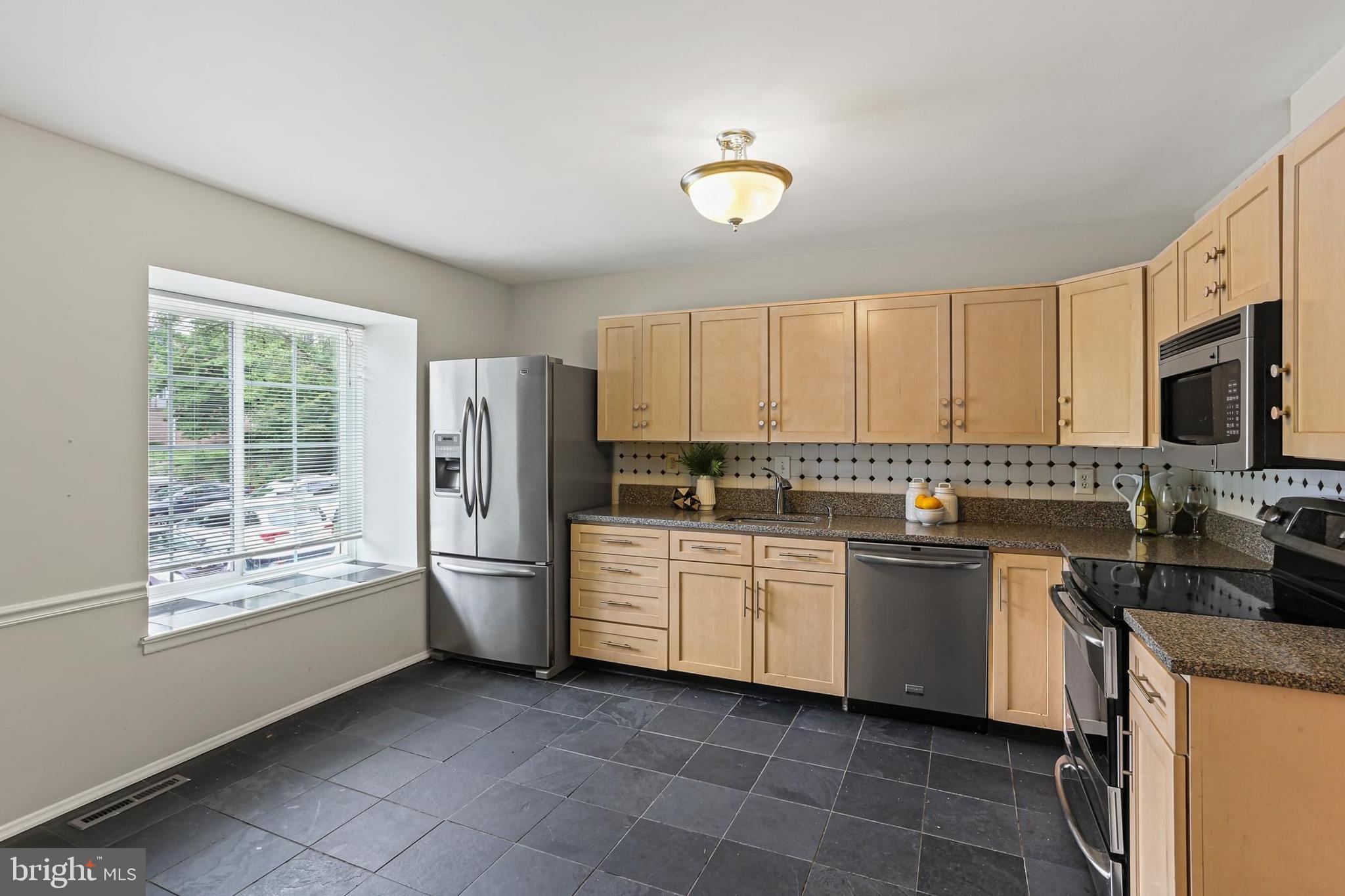9772 Early Spring Way Columbia, MD 21046 - Photo 8 of 28 Gallery Image 8