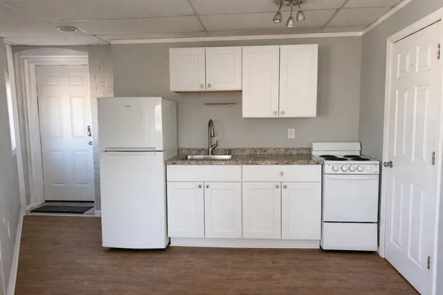 $1,275 | 10-12 Vernon Street, Unit 203, Keene, NH 03431