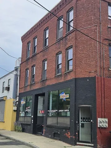 $1,275 | 10-12 Vernon Street, Unit 203, Keene, NH 03431