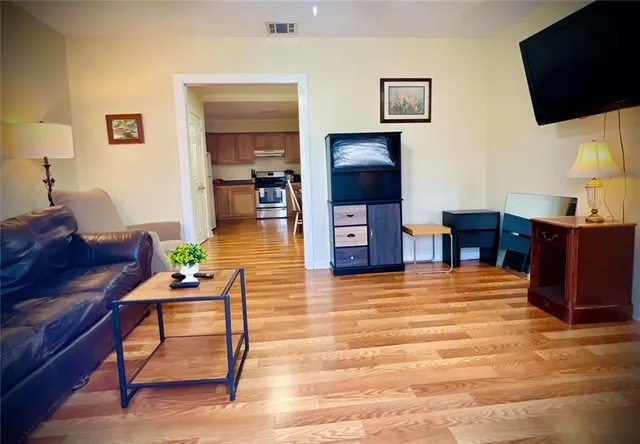 $1,375 | 140 Orlando Drive, Unit 5, Metairie, LA 70003