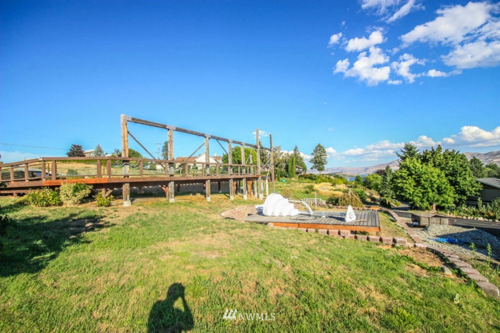 290 Division Street Manson, WA 98831 - Photo 5 of 7 Gallery Image 5