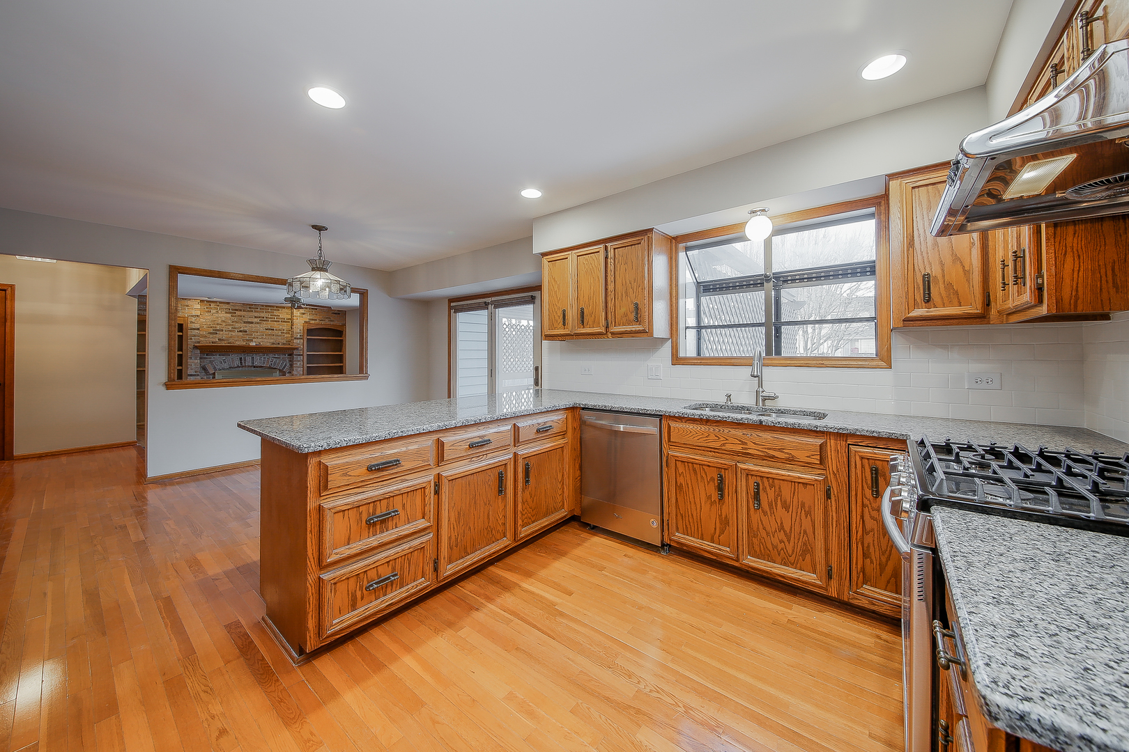 1779 Denison Road Naperville, IL 60565 - Photo 9 of 36