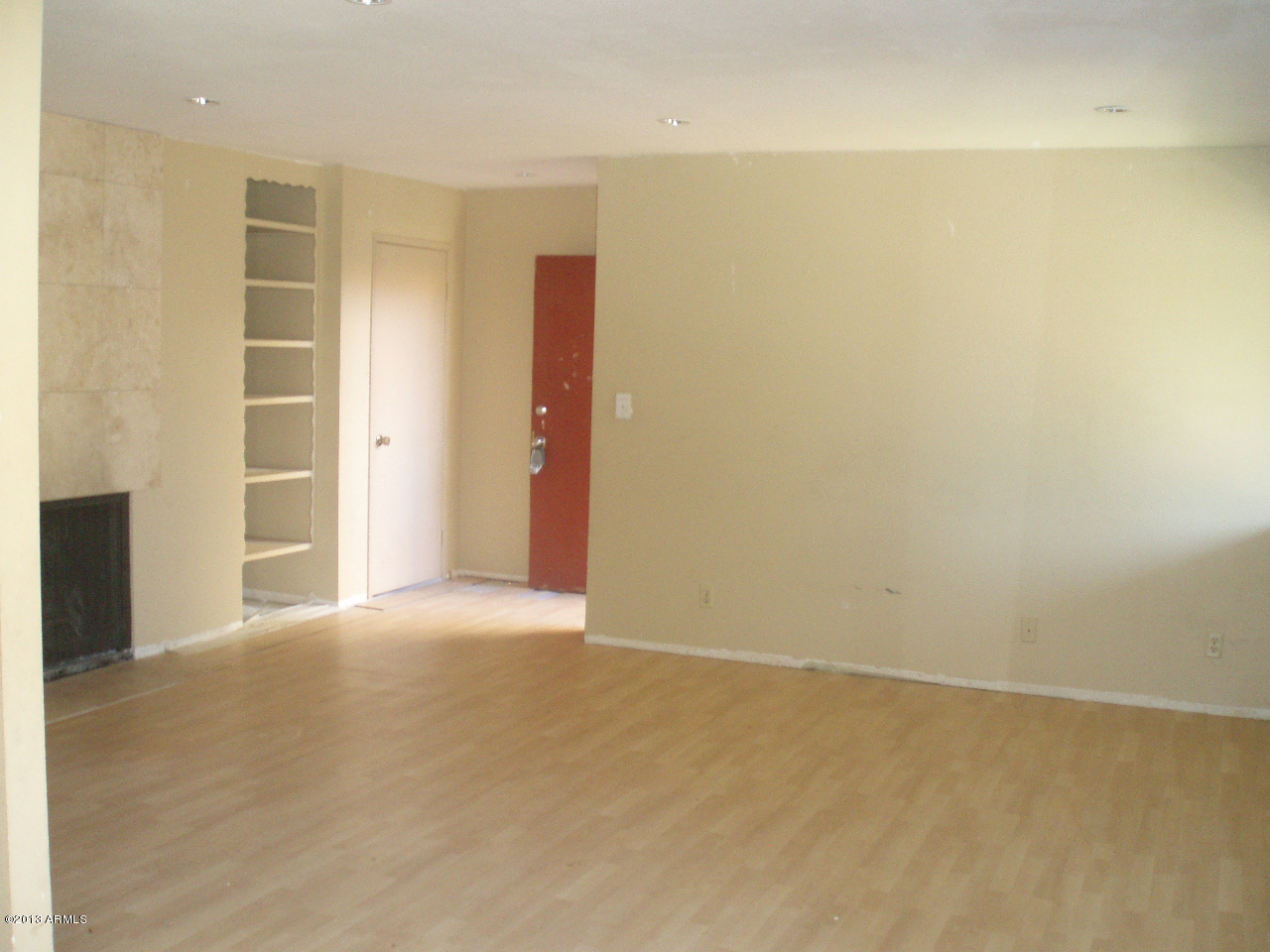 5525 East Thomas Road, Unit 5 Phoenix, AZ 85018 - Photo 6 of 15 5525 E THOMAS RD LIVING