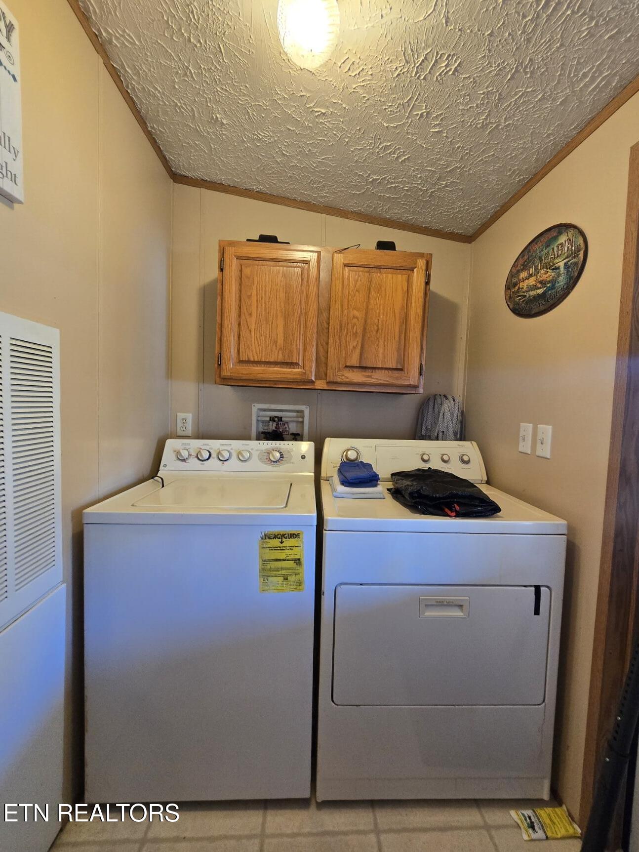 8275 Brimstone Road Robbins, TN 37852 - Photo 37 of 59 20260122_124046