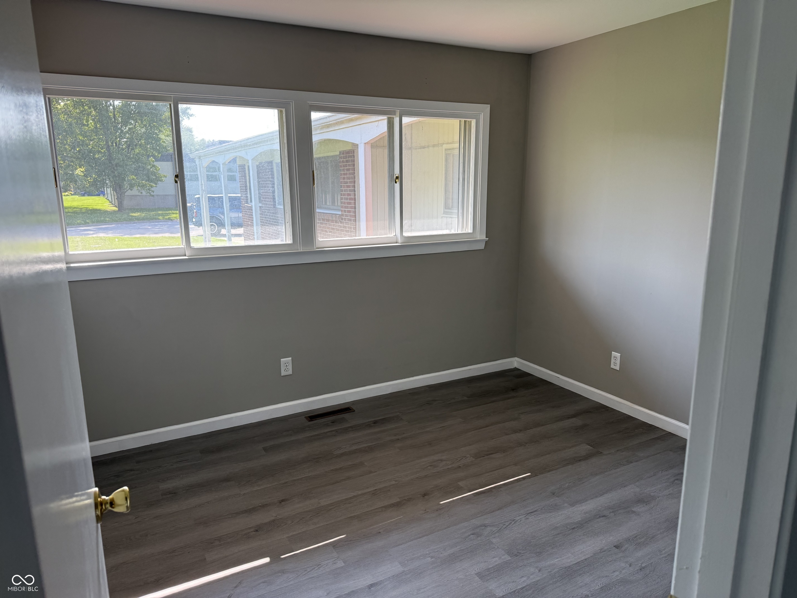 2585 Union Street Columbus, IN 47201 - Photo 5 of 28