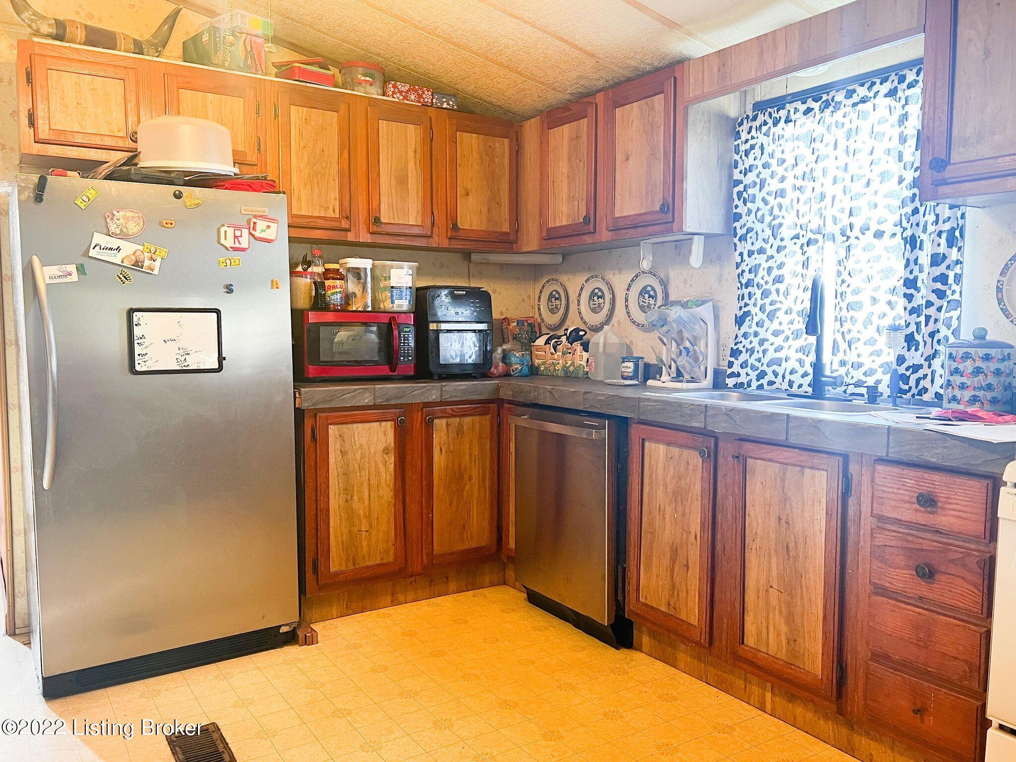 5885 Rhodelia Road Payneville, KY 40157 - Photo 6 of 26 284053614_566642998213458_68870280772190