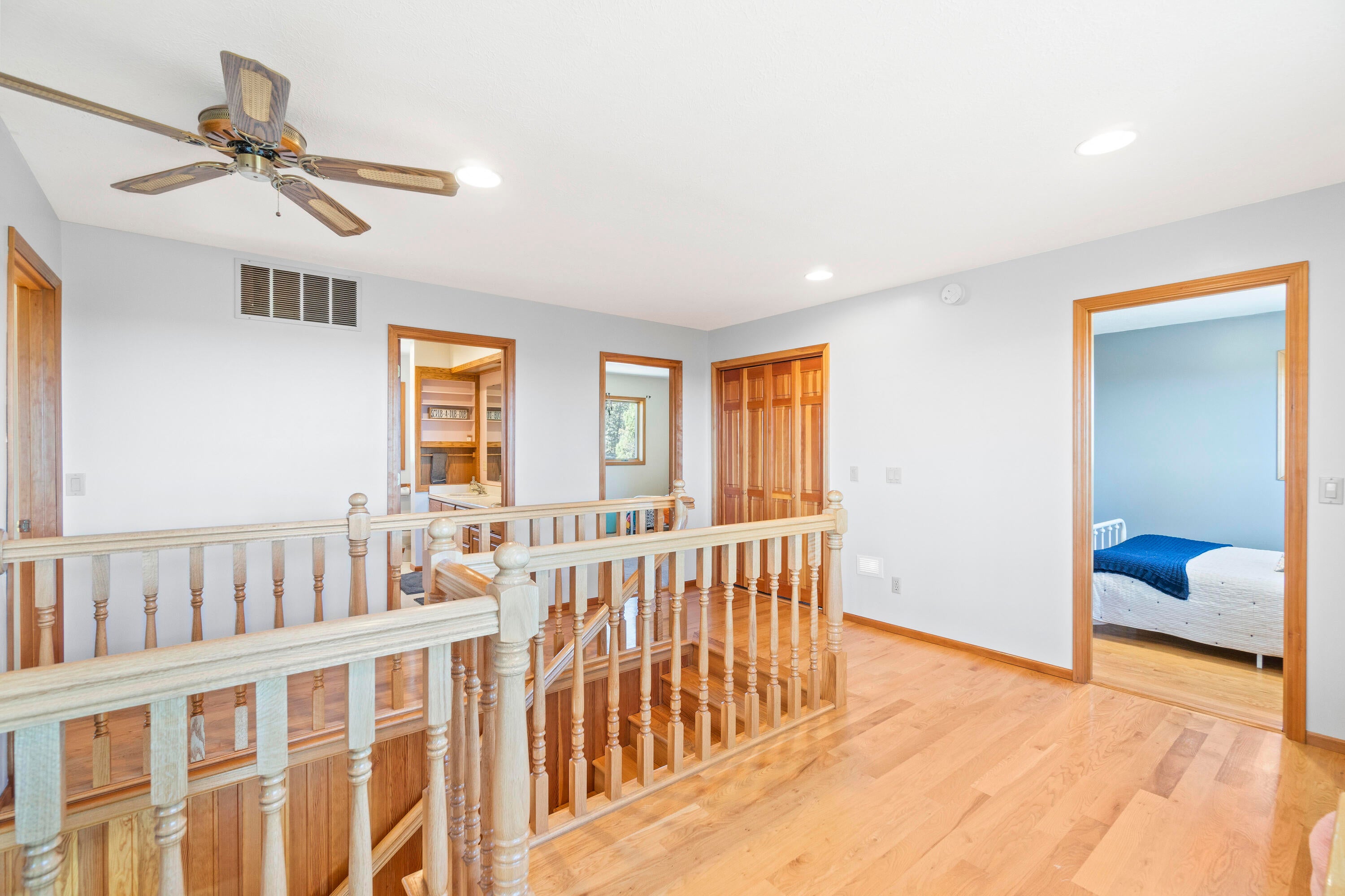 19192 Dusty Loop Bend, OR 97703 - Photo 19 of 45 Gallery Image 19