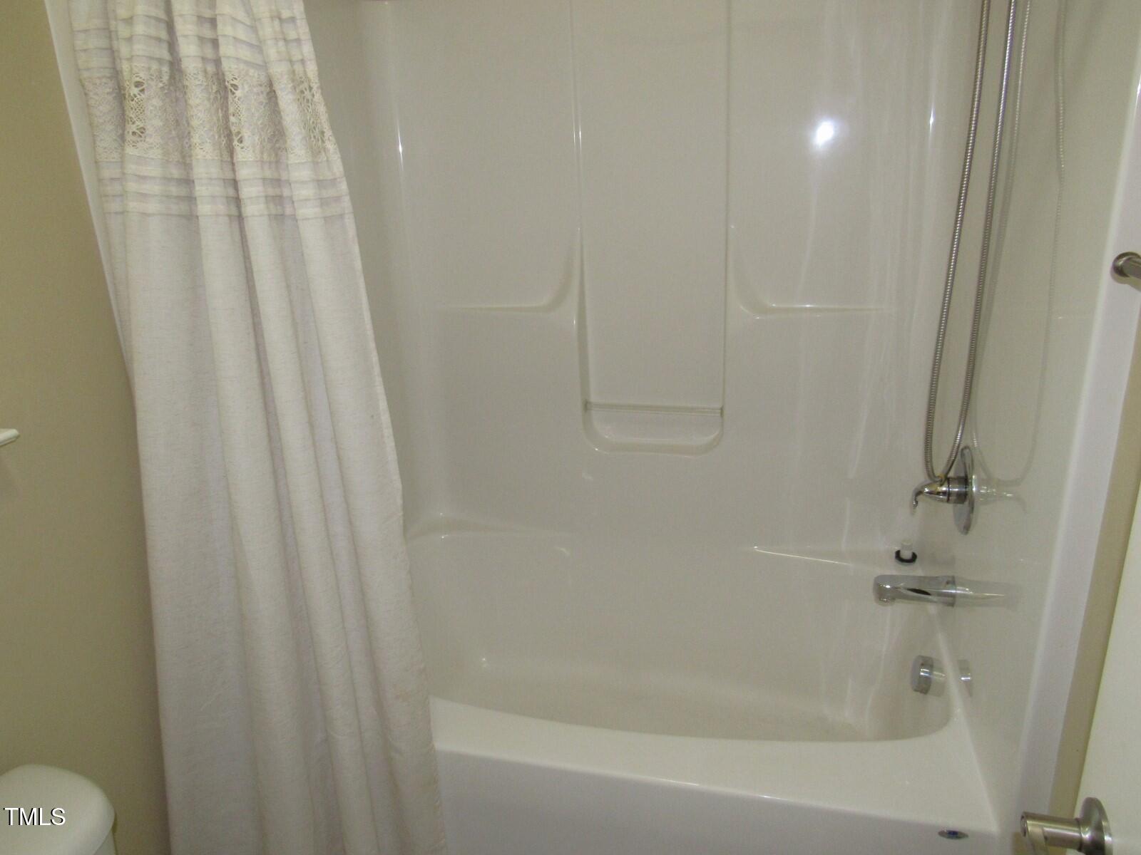 126 Creedmoor Road Stem, NC 27581 - Photo 15 of 29 Master tub