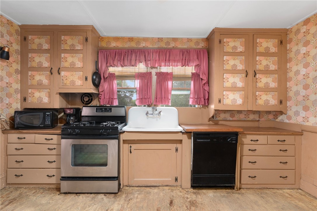 4196 Post Road Warwick, RI 02818 - Photo 15 of 26