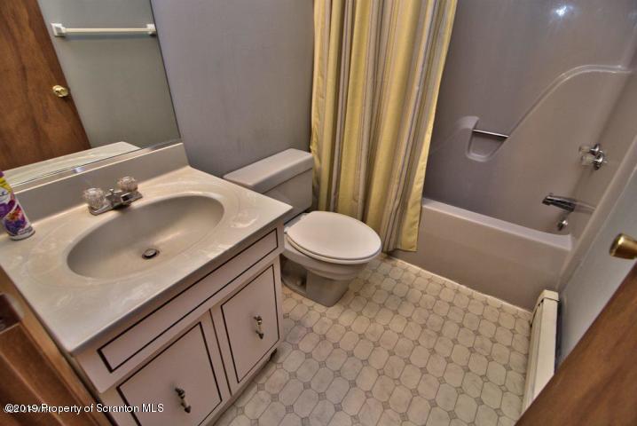 3869 Applegate Road Lake Ariel, PA 18436 - Photo 12 of 13 Applegatemasterbathroom