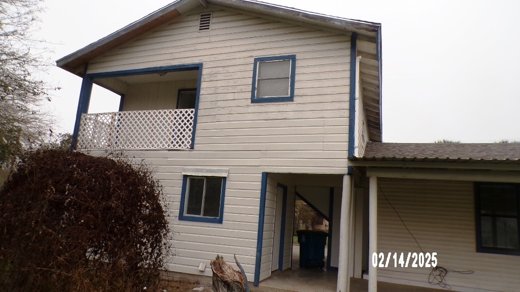 911 North Ave C Beeville, TX 78102 - Photo 7 of 40