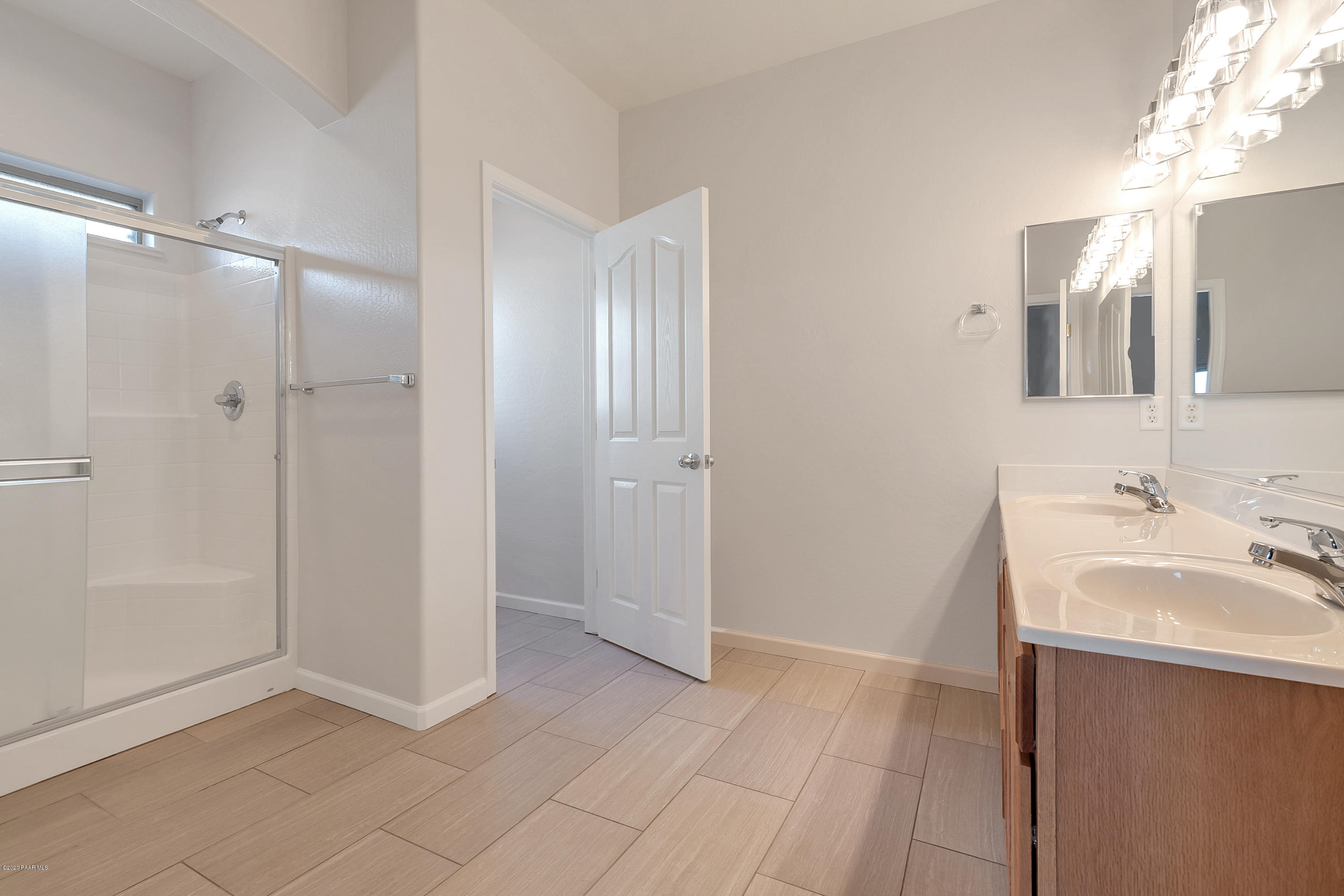 4576 North Reston Place Prescott Valley, AZ 86314 - Photo 21 of 36 Master Bathroom