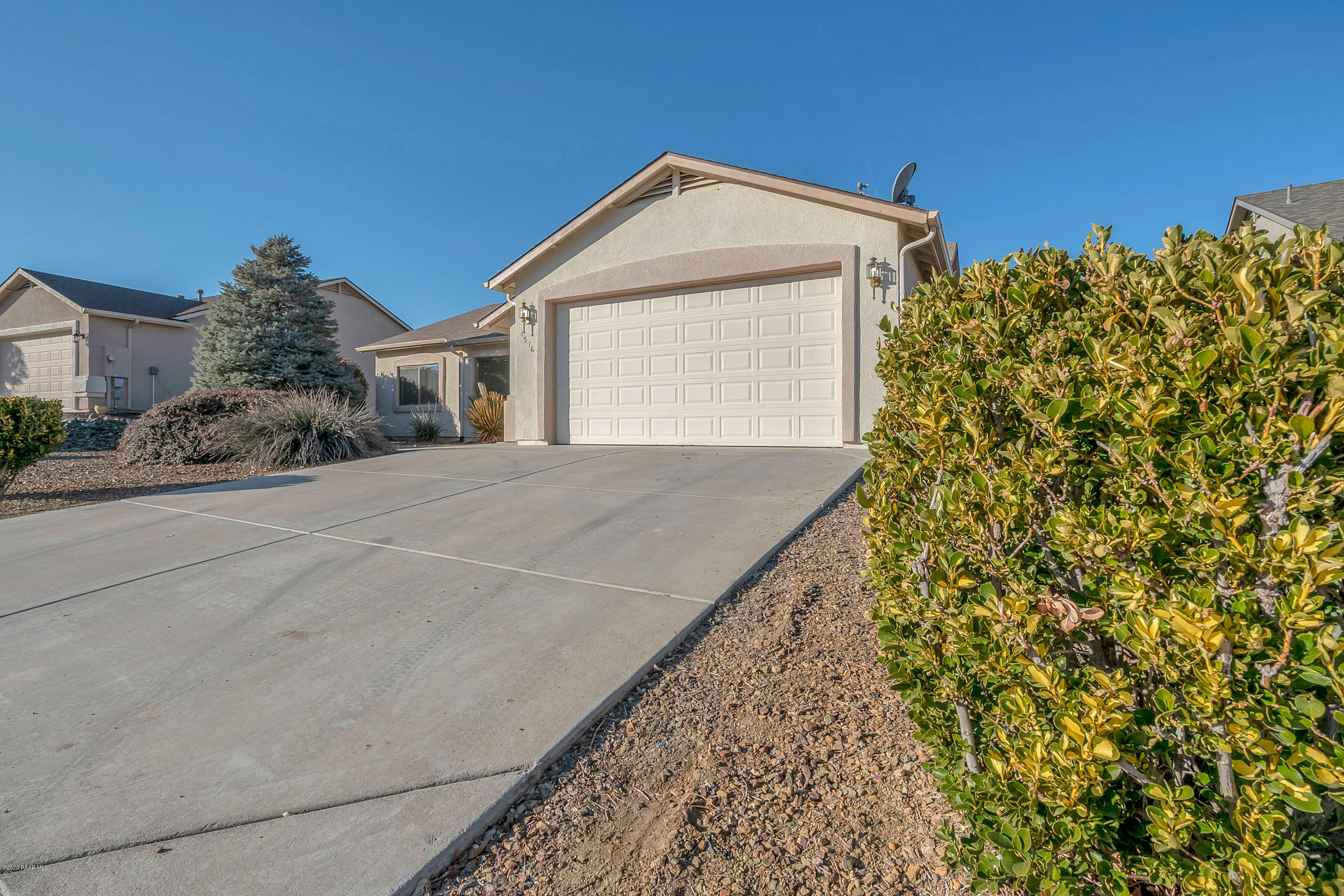 4576 North Reston Place Prescott Valley, AZ 86314 - Photo 36 of 36 Garage