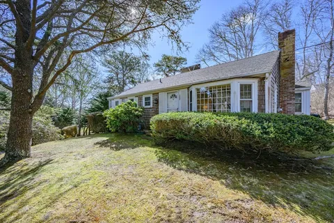 $695,000 | 152 Emery Lane, Chatham, MA 02650