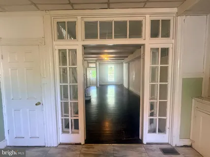 a view of empty room with a window