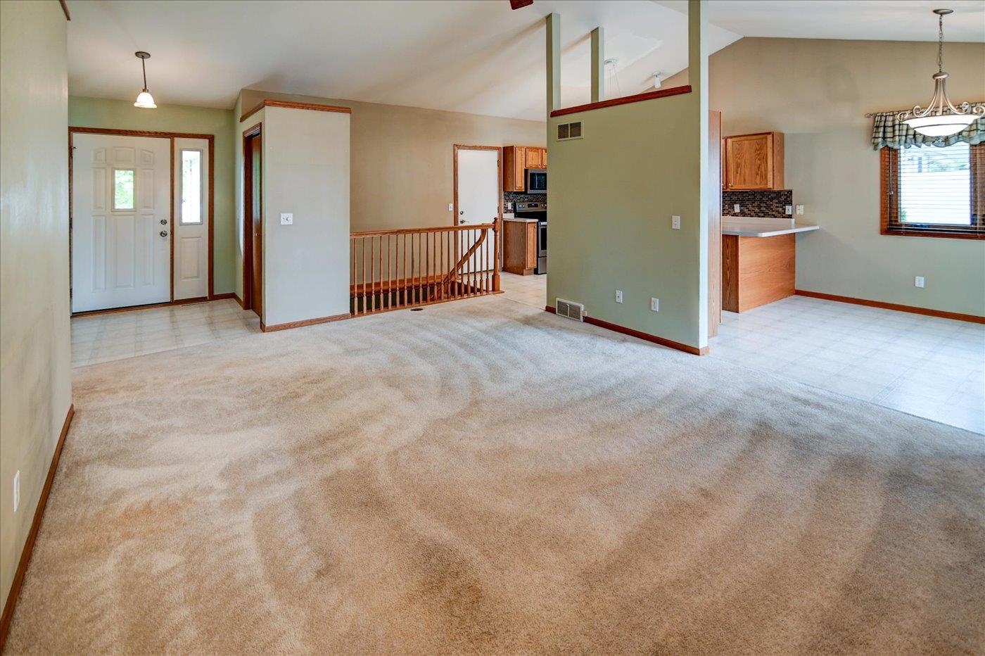 1792 Frawley Drive Sun Prairie, WI 53590 - Photo 8 of 32