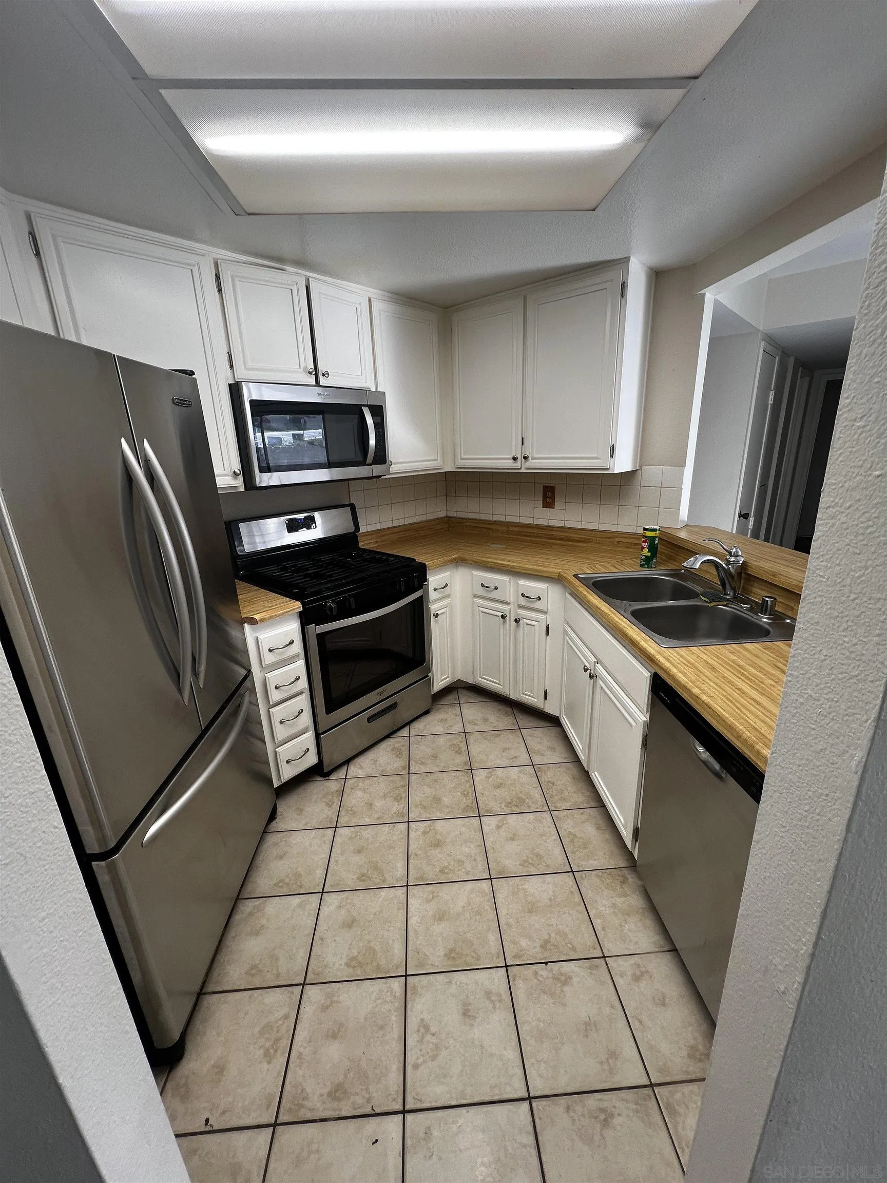 3059 Brookpine Court Spring Valley, CA 91978 - Photo 5 of 20 Gallery Image 5