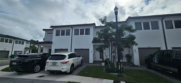$2,900 | 5010 Southwest 37th Street, Unit 5010, Pembroke Park, FL 33023