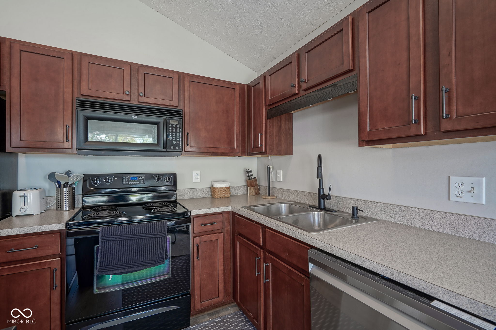 12215 Pebble Street, Unit 600 Fishers, IN 46038 - Photo 13 of 37