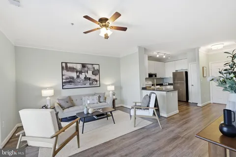 $299,900 | 501 Hungerford Drive, Unit 263, Rockville, MD 20850