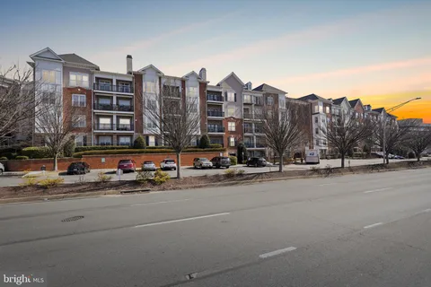 $299,900 | 501 Hungerford Drive, Unit 263, Rockville, MD 20850