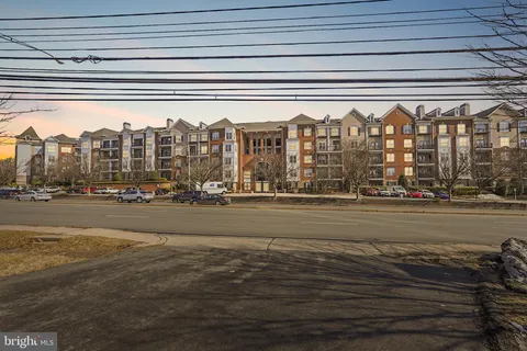 $299,900 | 501 Hungerford Drive, Unit 263, Rockville, MD 20850