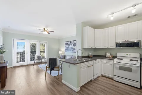 $299,900 | 501 Hungerford Drive, Unit 263, Rockville, MD 20850