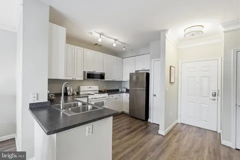 $299,900 | 501 Hungerford Drive, Unit 263, Rockville, MD 20850