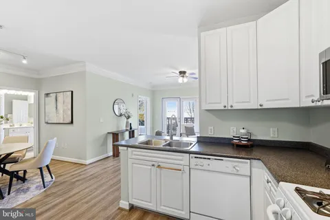 $299,900 | 501 Hungerford Drive, Unit 263, Rockville, MD 20850