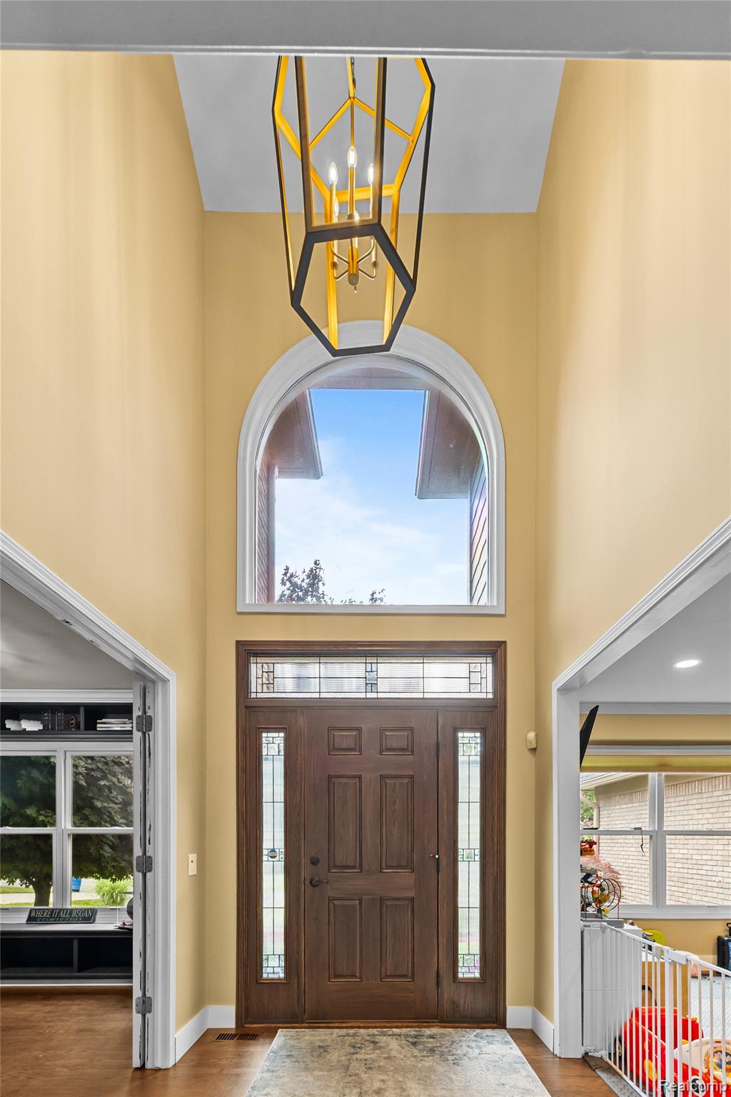 1781 Apple Ridge Court Rochester, MI 48306 - Photo 11 of 79 11 - 2 Story Foyer.jpg