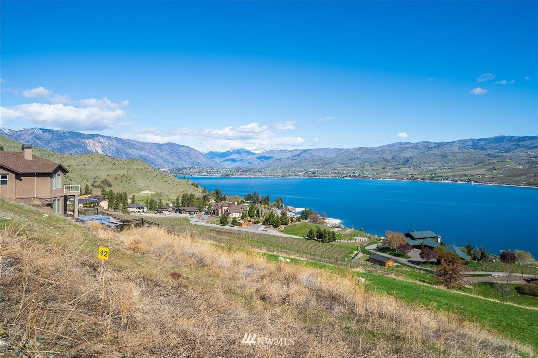 305 Clos Chevalle Road Chelan, WA 98816 - Photo 4 of 24 Gallery Image 4