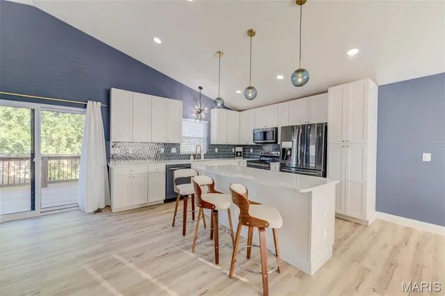 $285,000 | 3645 Woodman Drive, Florissant, MO 63031