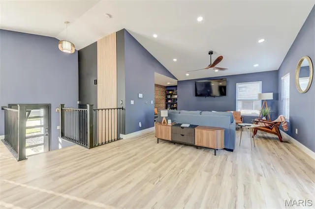 $285,000 | 3645 Woodman Drive, Florissant, MO 63031