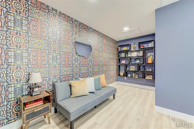 $285,000 | 3645 Woodman Drive, Florissant, MO 63031