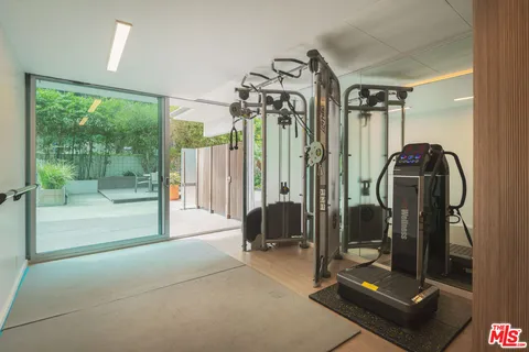$2,900,000 | 535 Ocean Avenue, Unit 8A, Santa Monica, CA 90402